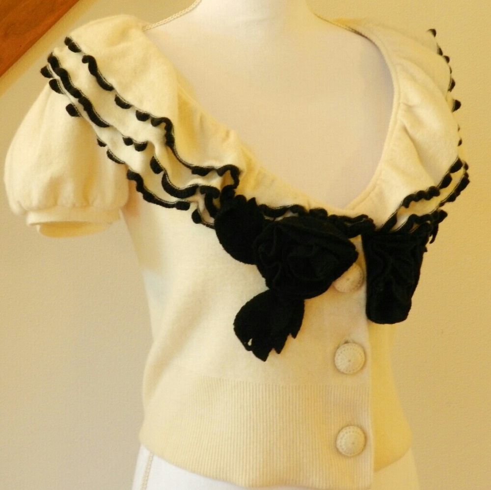 Rose applique sweater by Leifsdottir