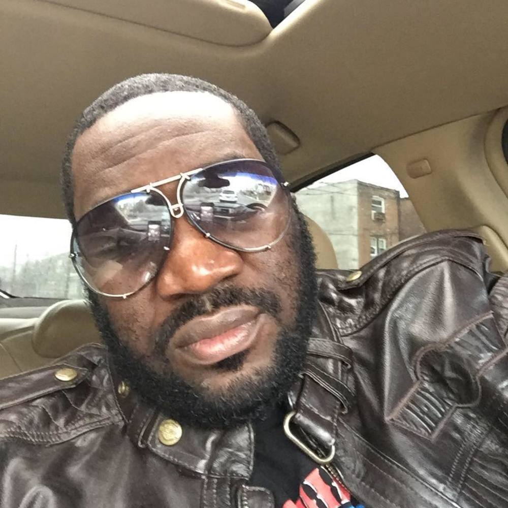 Meet your Posher, Dmac