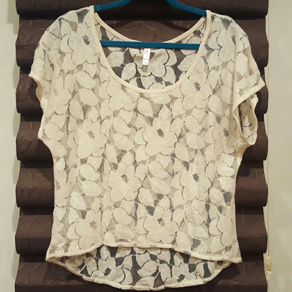 Sheer and floral cream top! Stunning!