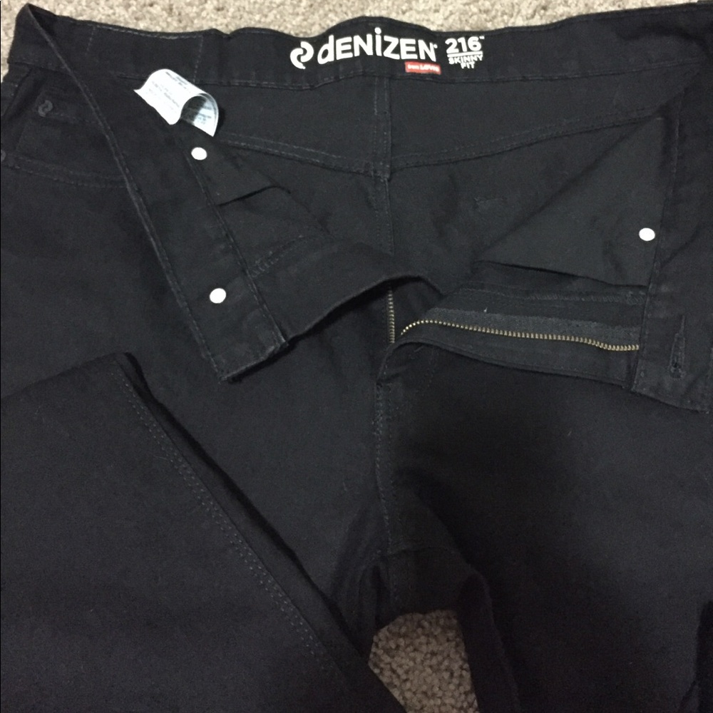 Levi's skinny fit pant. 36 X 32