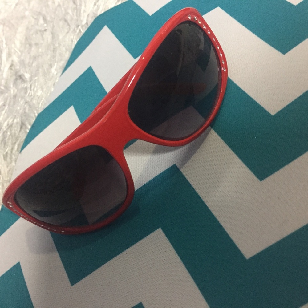 Fashionable Red Sunglasses 😎