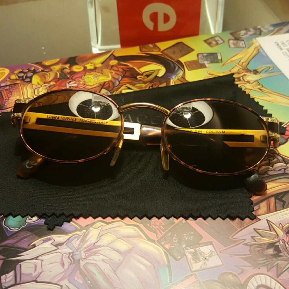100%Authentic. Gianni Versace vintage sunglasses.