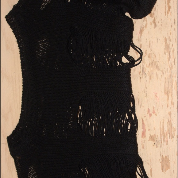 DISTRESSED black knit top. - Picture 4 of 4