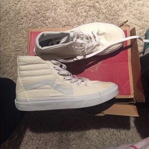 True white sk-8 hi size 6 men 7.5 women