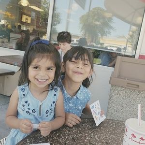 Meet your Posher, Alma