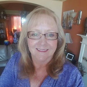 Meet your Posher, Laurie