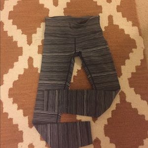 Lululemon size 4 black gray stripe legging yoga