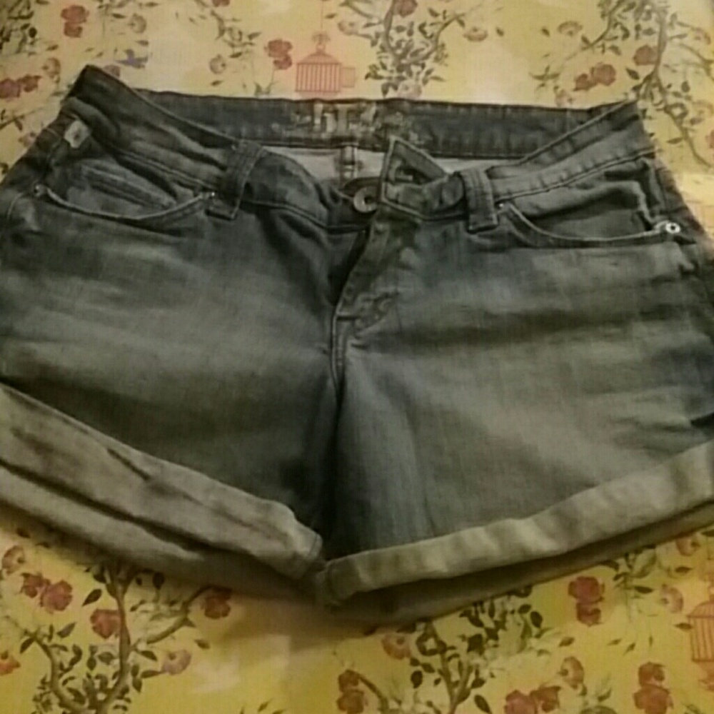 Boyfriend Shorts 🌼