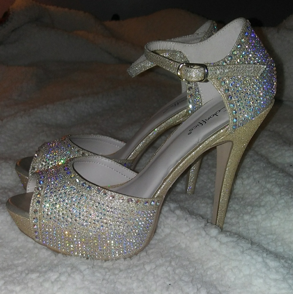 Holographic Heels