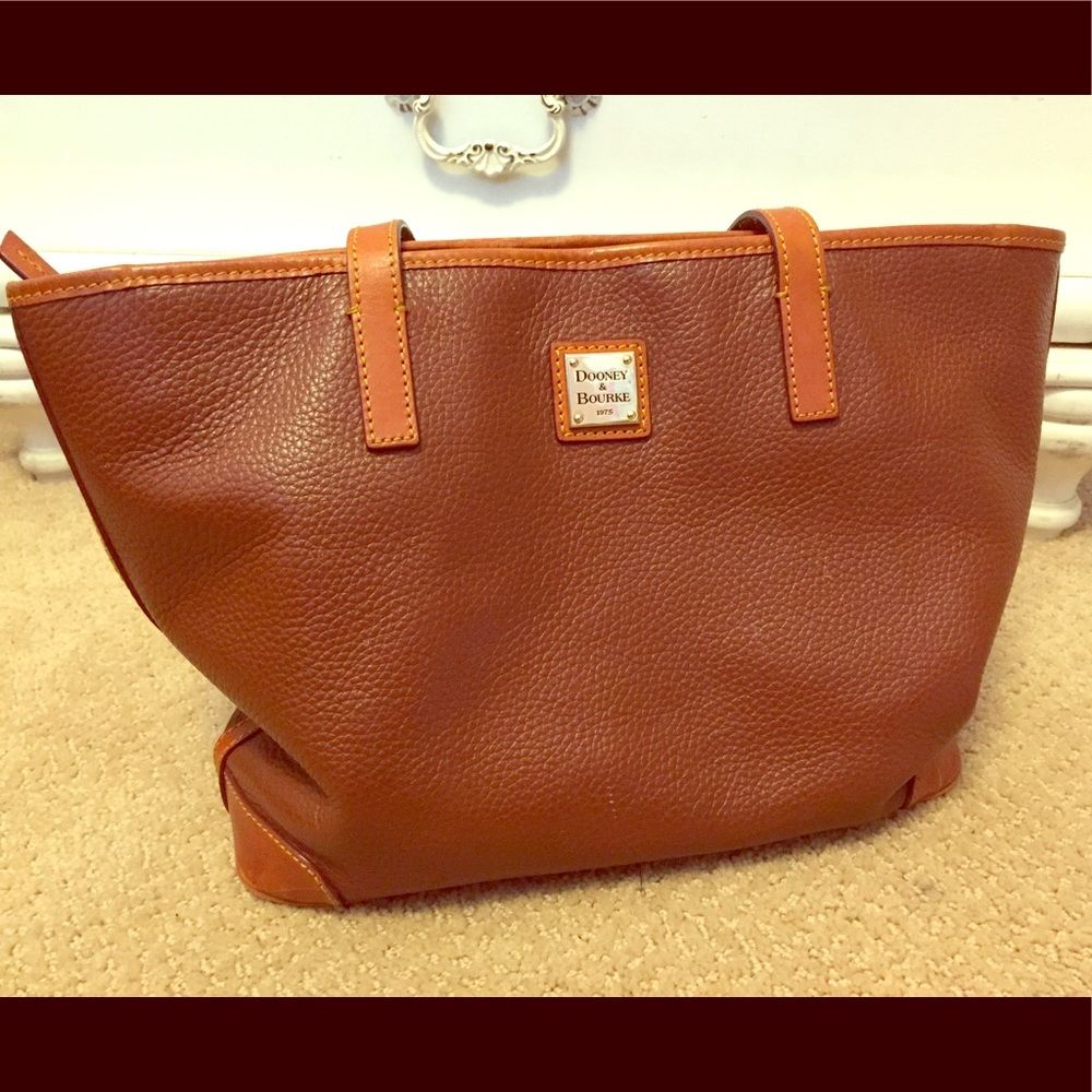 SALE 💗Dooney&Burke leather purse shoulder bag EUC