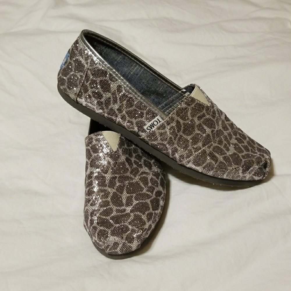 Toms glittery Classic Giraffe print shoes