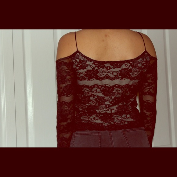 Black lace LONG SLEEVE blouse. - Picture 2 of 3