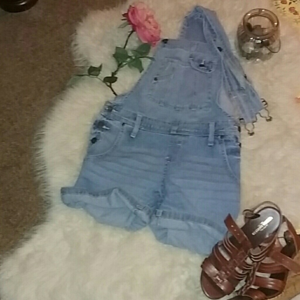 Short overalls 🌵