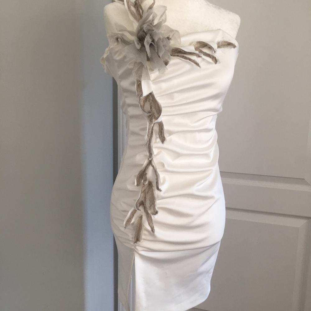 MINI WHITE DRESS - Picture 2 of 8