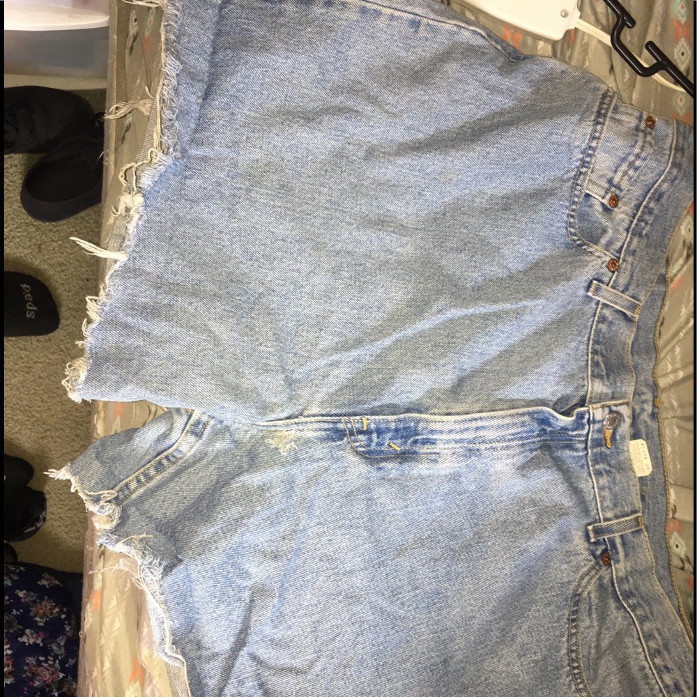 Levi Demin shorts!