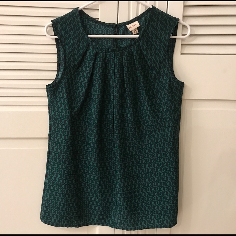 Patterned Sleeveless Blouse