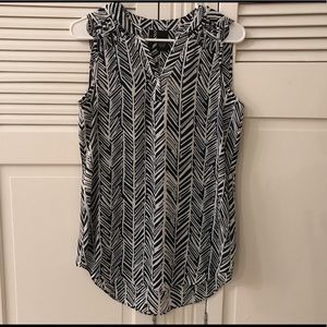 Patterned Sleeveless Blouse