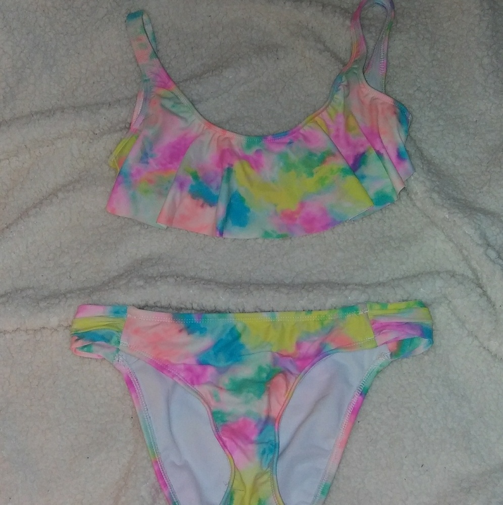 Ruffle Bikini w. Cheeky Bottoms