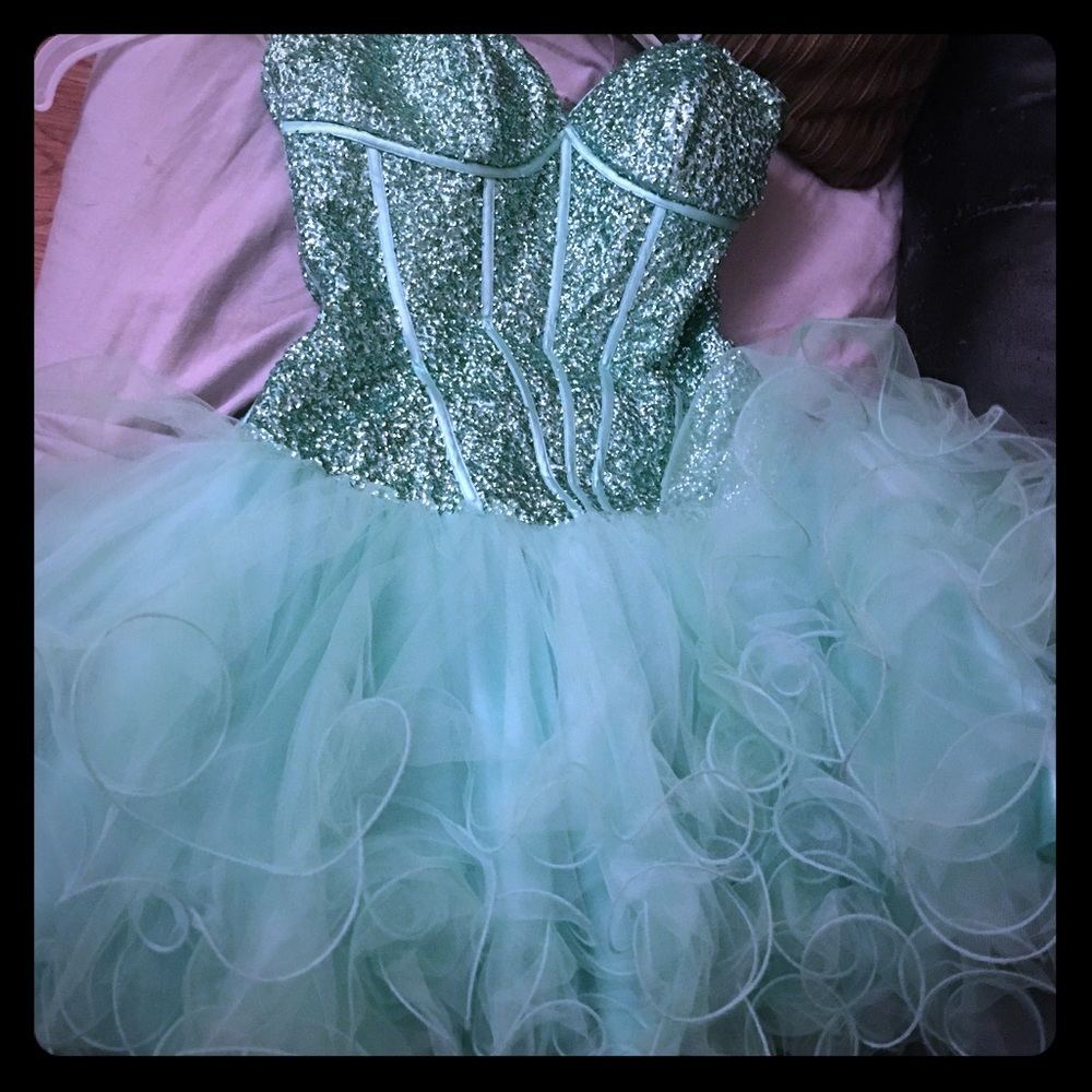 Prom Dress / Homecoming Dress 😊👗