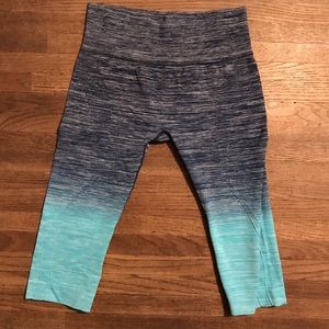 Blue ombré crop leggings