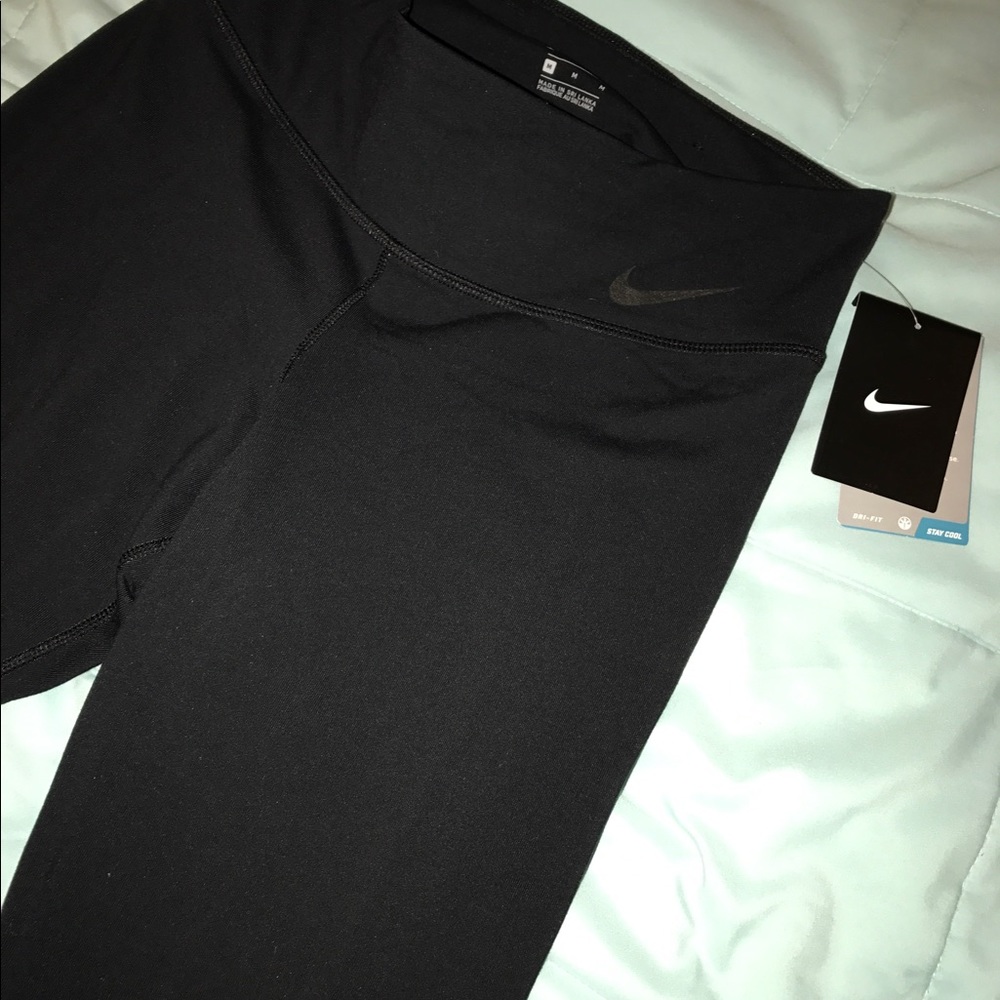 Brand New with Tag Nike dry-fit leggings
