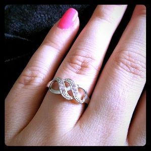 NWOT white gold plated ring