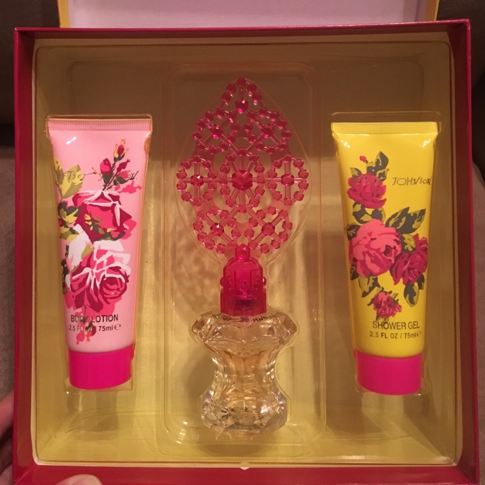 NIB Beaty Johnson Women's Parfum Gift Set