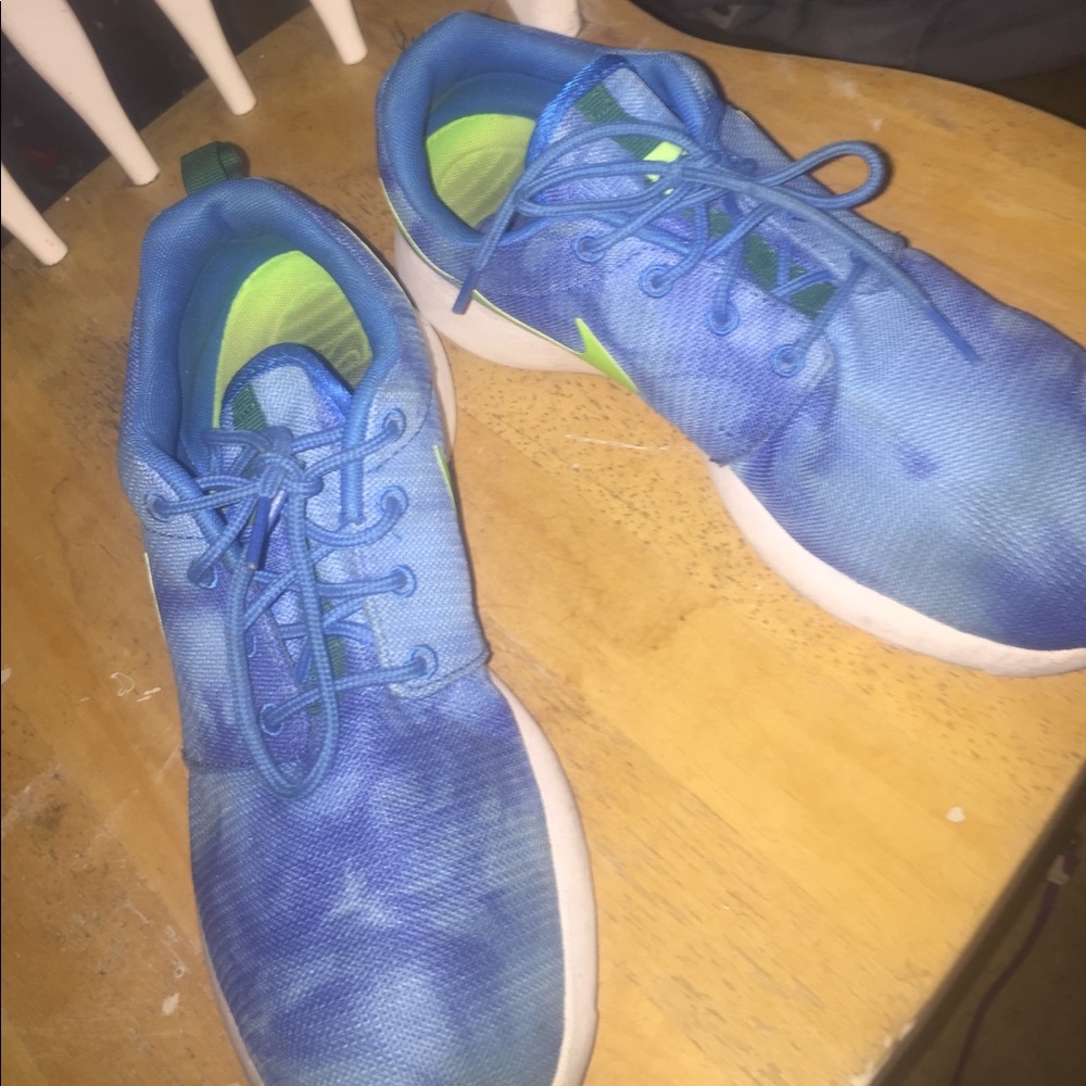 tye dye roshe running shoes sz 8 men pre-owned .