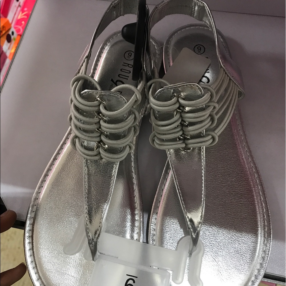 Sandals - Picture 4 of 8