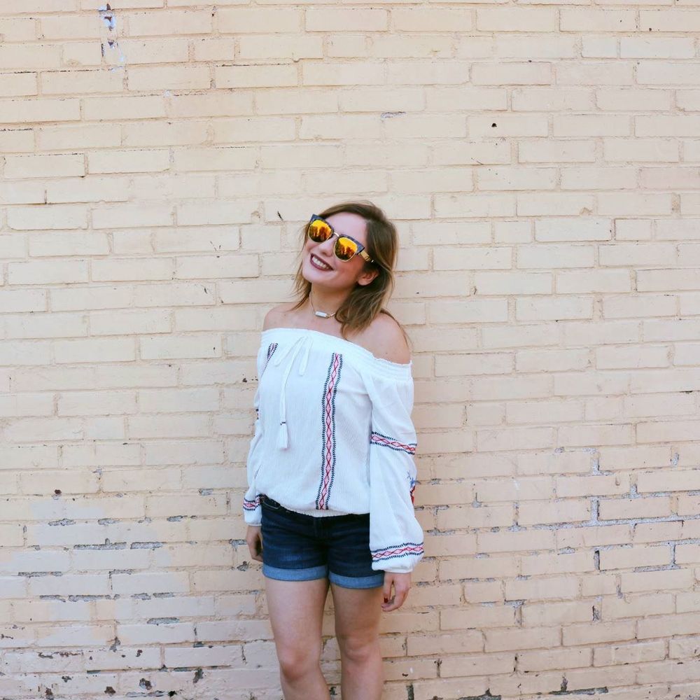 Meet your Posher, Lizzy