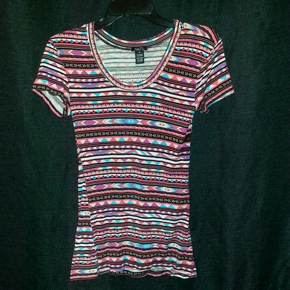 Tribal print rue 21 soft tee - Picture 1 of 3