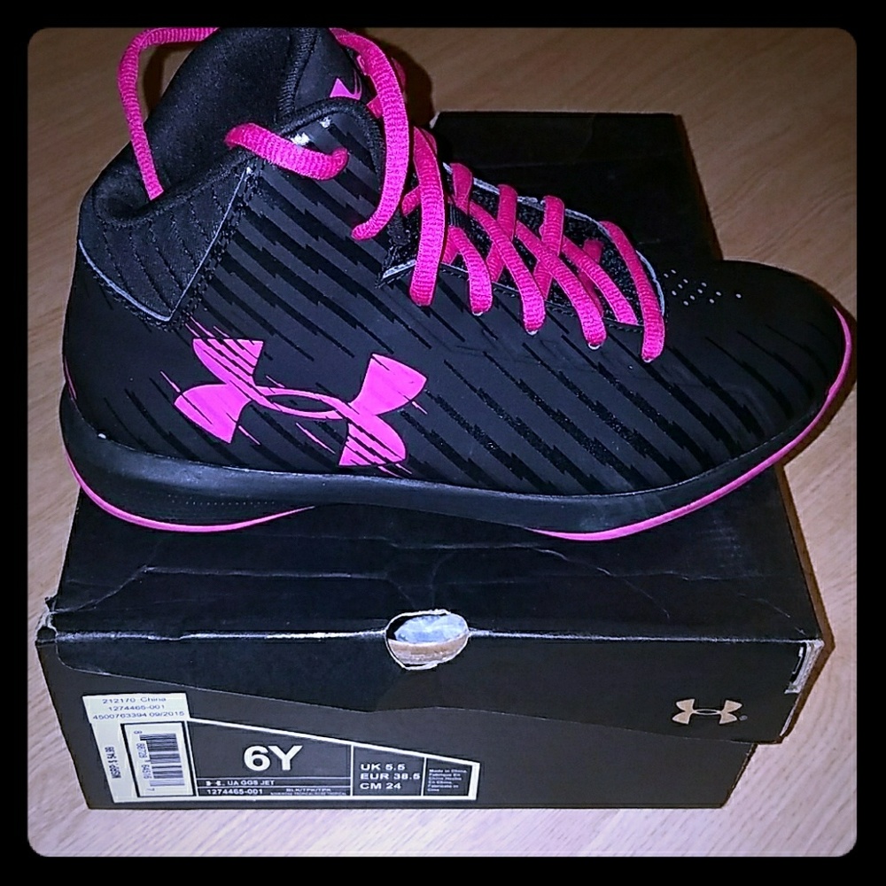 BNIB Under Armour Basketball shoes