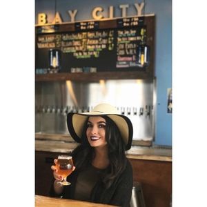 Meet your Posher, Nickie