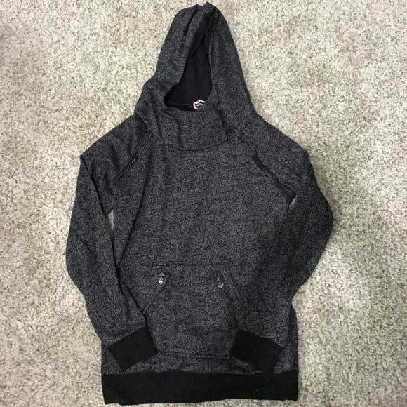 Roxy Tops - ❗️FLASH SALE❗️Amazing quality Roxy hoodie