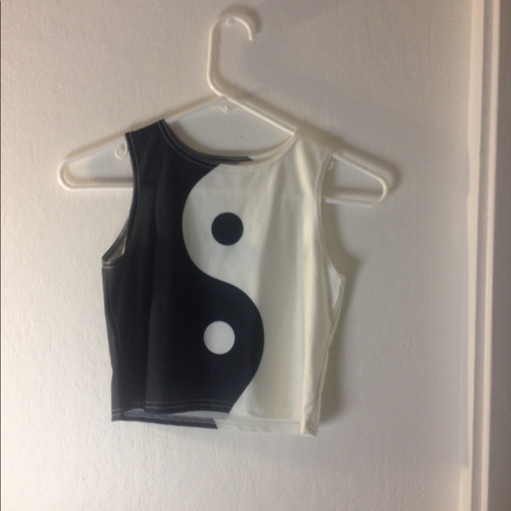 Ying yang crop top