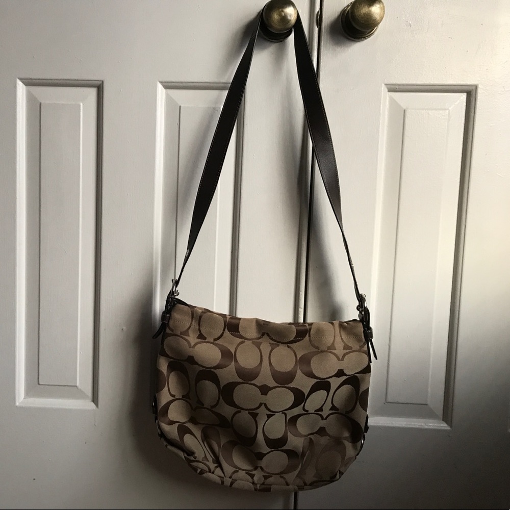 Medium size Coach bag. In good condition.