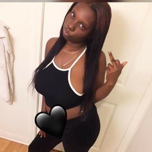 Meet your Posher, Danyelle