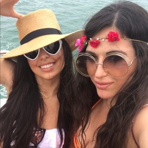 Meet your Posher, Christina