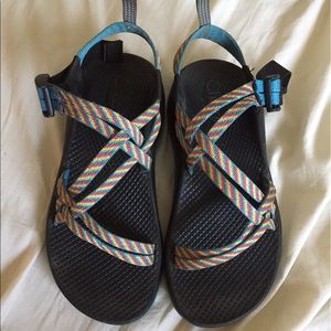 Chacos KIDS SIZE 4!