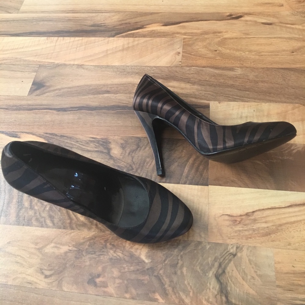 Jessica Simpson pumps