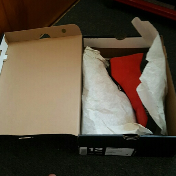Athletic_Shoes