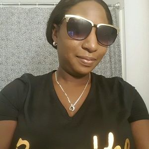 Meet your Posher, Stacy ann