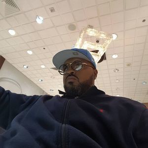 Meet your Posher, Emanuel