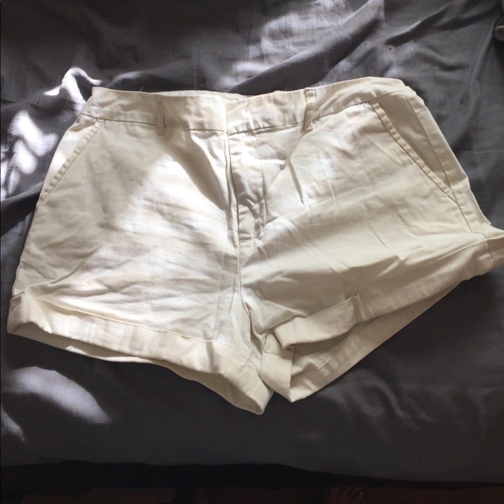 Khaki/beige shorts