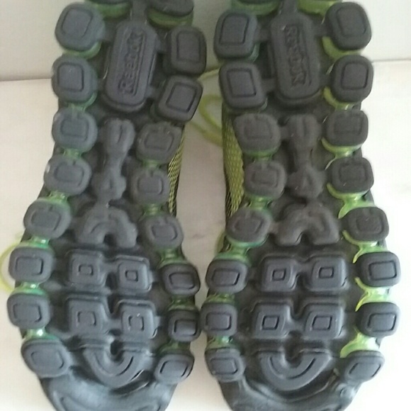 Reebok Boys Size 4 - Picture 4 of 6