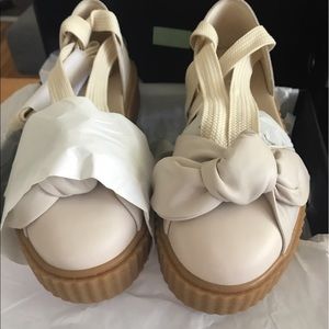 Fenty Rihanna Bow Creeper Sandal Pint Tint/Oatmeal