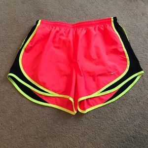Women's Nike Tempo Shorts. Size L. Like new.