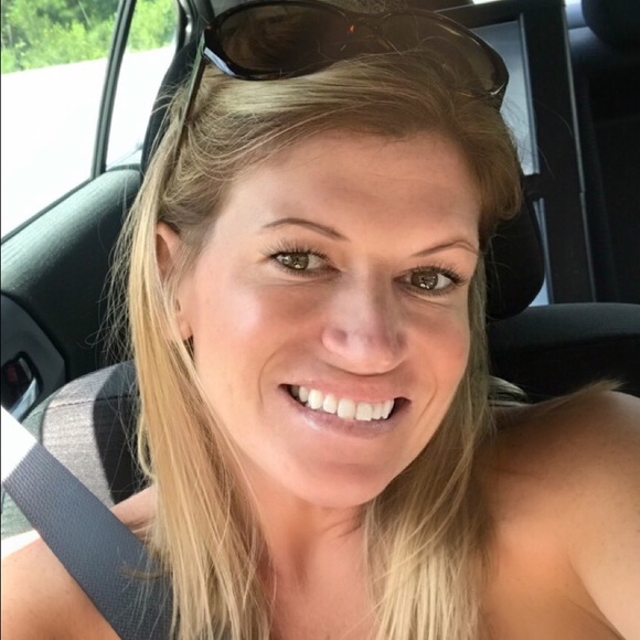 Hey! 😀💚💕💕 - Picture 2 of 3