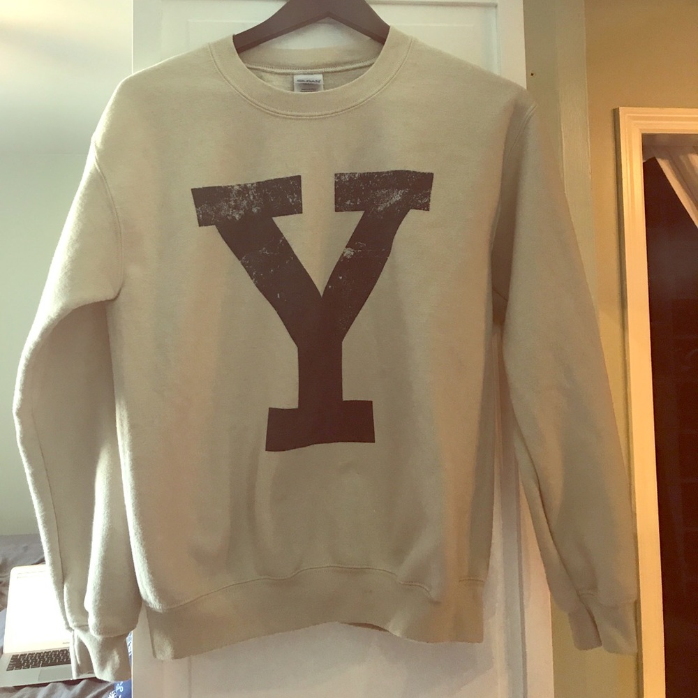 Yale sweatshirt