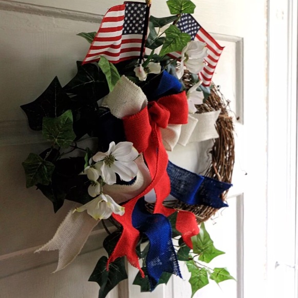 Patriotic 4th of July decoration Wreath~American Flags~Ribbon - Picture 3 of 4